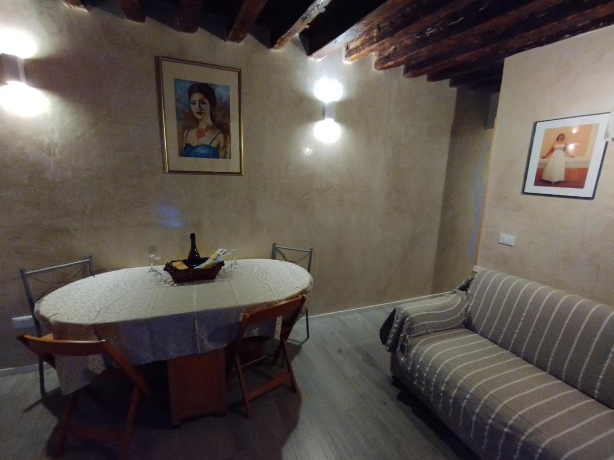 Ca Lirica Apartment เวนิส ภายนอก รูปภาพ