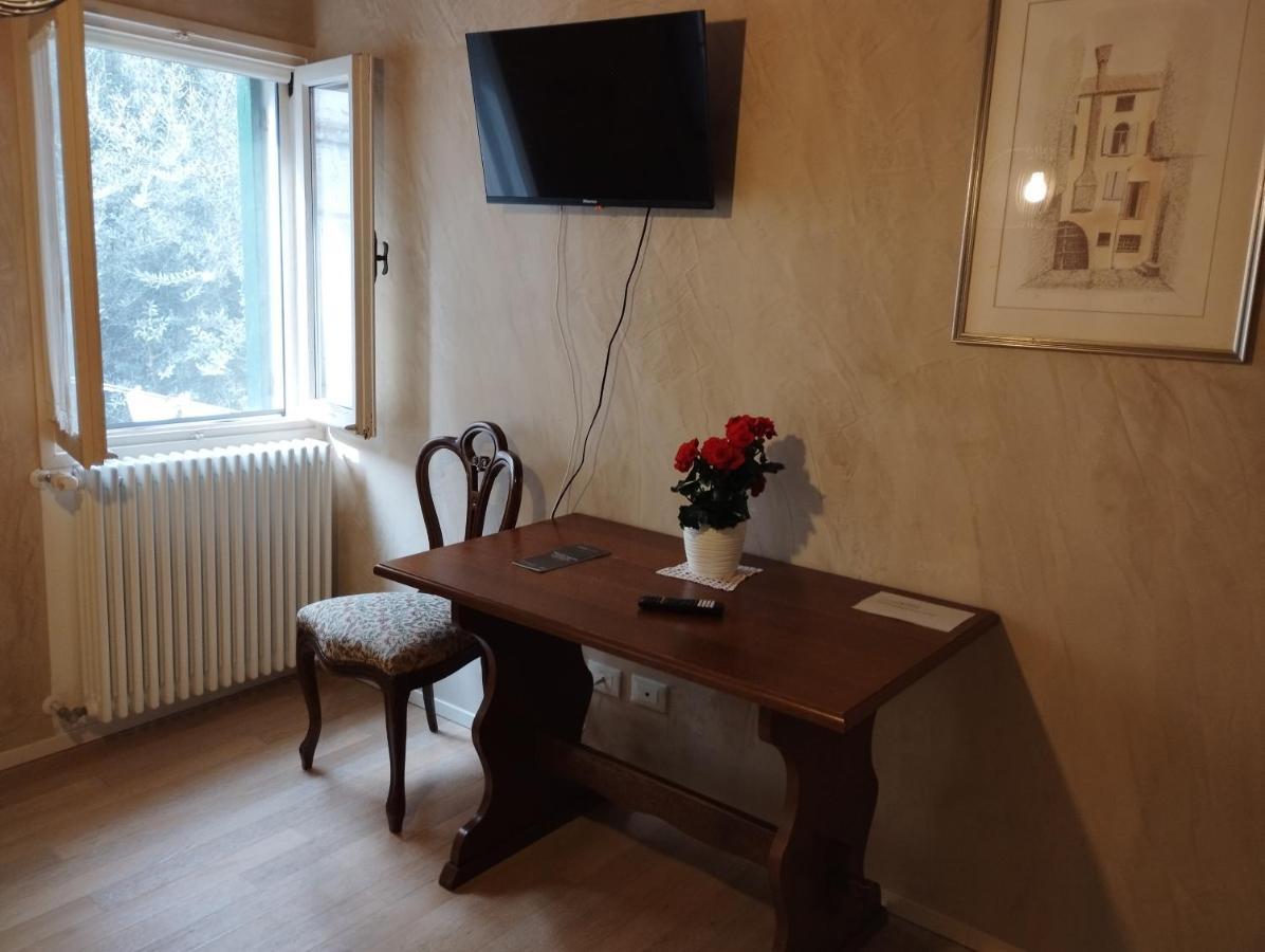 Ca Lirica Apartment เวนิส ภายนอก รูปภาพ