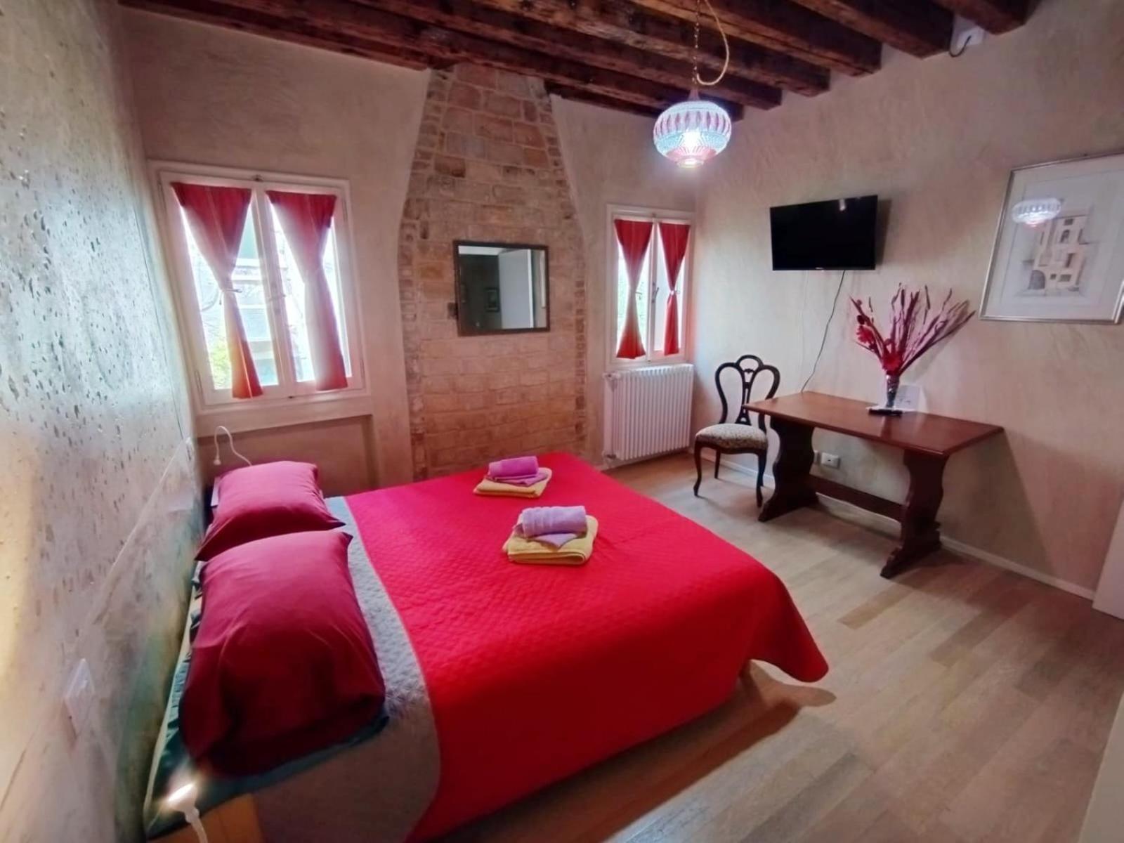 Ca Lirica Apartment เวนิส ภายนอก รูปภาพ